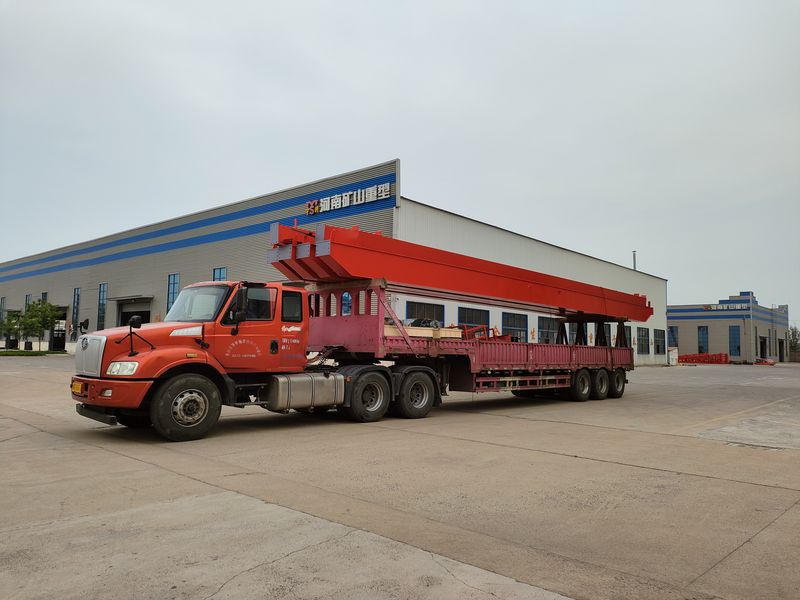 電動葫蘆橋式起重機 3臺 LH5t-17m 制作完成，發(fā)往河南漯河交付客戶使用。