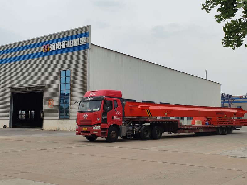 電動葫蘆門式起重機 MHxh10t—20m 制作完成，發(fā)往新疆交付客戶使用。